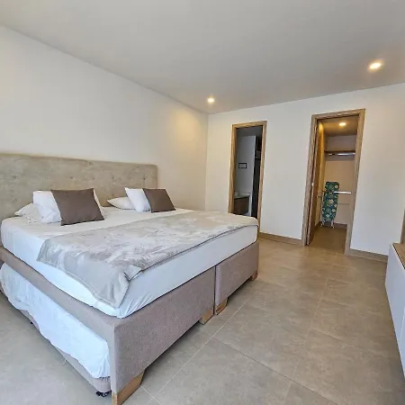 Apartamento 2 En Frente Al Mar En Cartagena. *